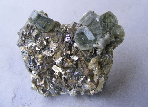 Fluorapatito y Arsenopirita