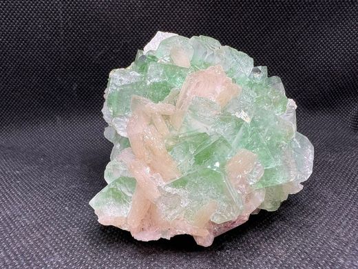 Fluorapofilita verde y Estilbita