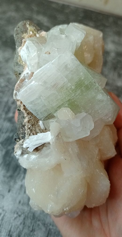 Fluorapofilita y Estilbita