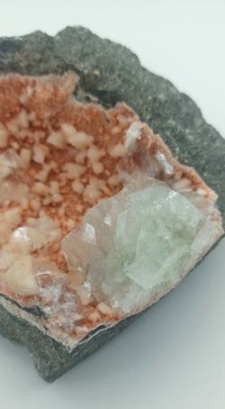 Fluorapofilita y Heulandita