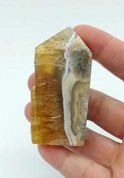 Fluorita amarilla (punta semi pulida)