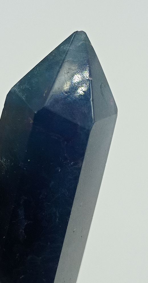 Fluorita azul punta pulida