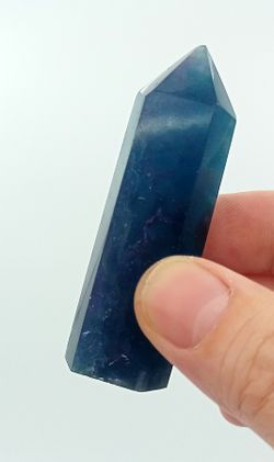 Fluorita azul punta pulida