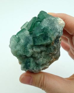 Fluorita compuesta de cristales cúbicos color verde