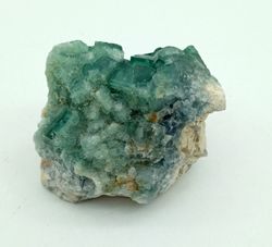Fluorita compuesta de cristales cúbicos color verde