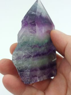 Fluorita punta semi pulida