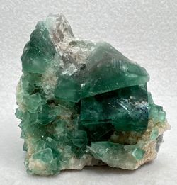 Fluorita cristales cúbicos sobre matriz