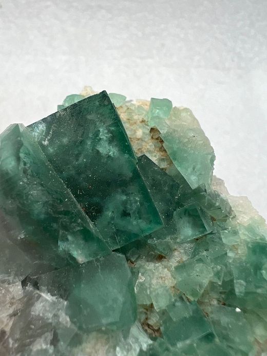 Fluorita cristales cúbicos sobre matriz