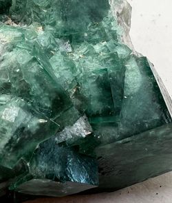 Fluorita verde cristales en drusa
