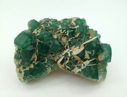 Fluorita verde de cristales cúbicos