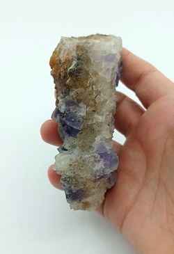 Fluorita violeta con cuarzo
