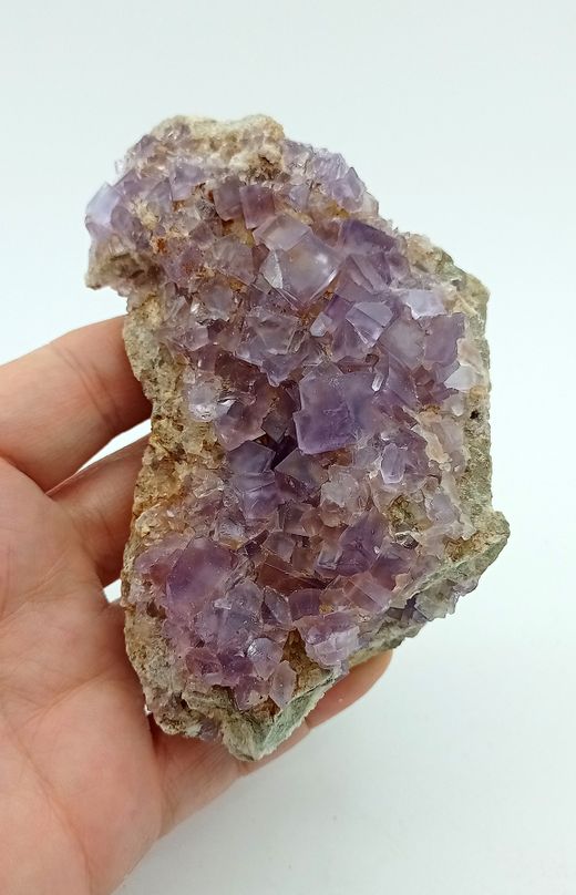 Fluorita violeta en matriz