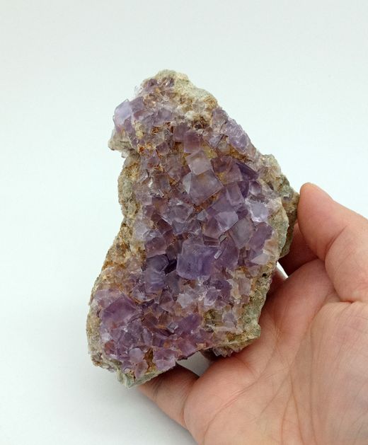 Fluorita violeta en matriz