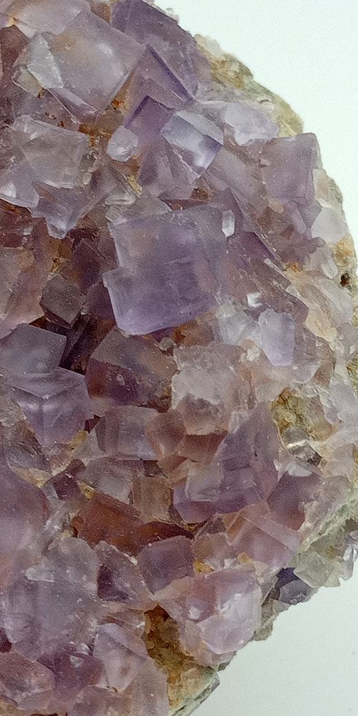 Fluorita violeta en matriz