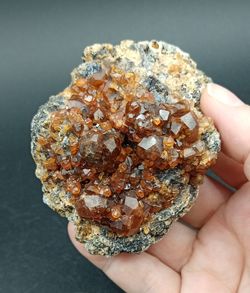 Granate Espessartina drusa de cristales