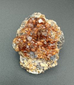 Granate Espessartina drusa de cristales