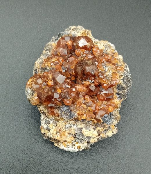 Granate Espessartina drusa de cristales