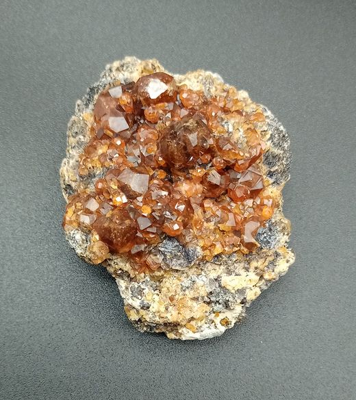 Granate Espessartina drusa de cristales