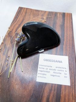 Gua Sha "corazón" de Obsidiana