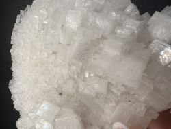 Halita grupo de cristales cúbicos