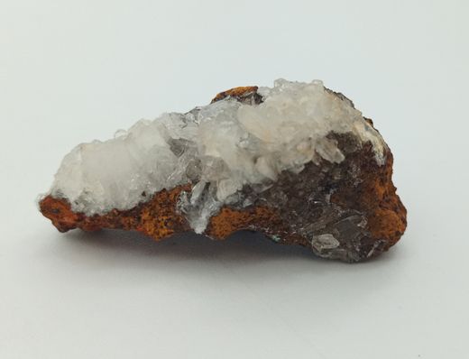 Hemimorfita cristales sobre matriz