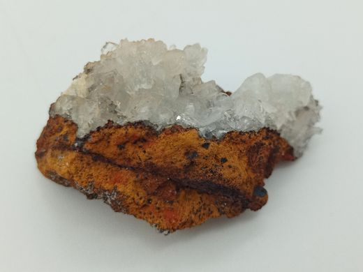 Hemimorfita cristales sobre matriz