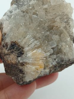 Hemimorfita cristales