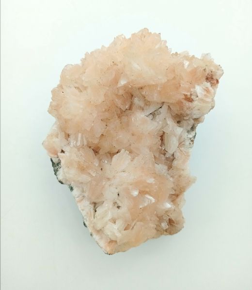 Heulandita cristales sobre matriz