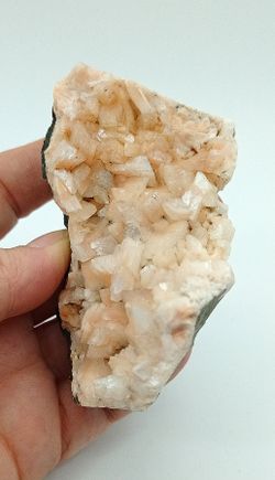 Heulandita cristales sobre matriz