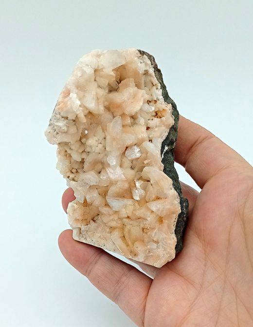 Heulandita cristales sobre matriz