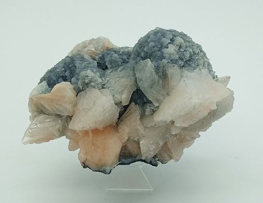 Heulandita y Estilbita sobre Calcedonia