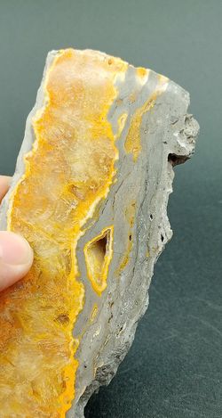 Jaspe abejorro (Piedra Eclipse). Placa pulida