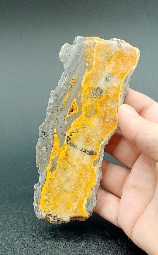 Jaspe abejorro (Piedra Eclipse). Placa pulida