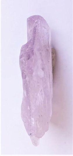 Kunzita cristal aplanado