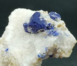 Lazurita en Mármol
