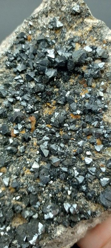 Magnetita con cristales