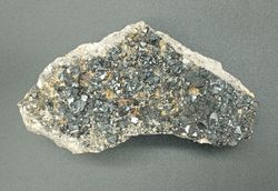 Magnetita con cristales