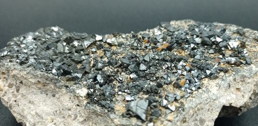Magnetita con cristales