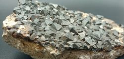 Magnetita cristales octaédricos en matriz