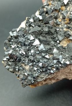 Magnetita con cristales