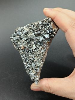 Magnetita cristales octaédricos en matriz