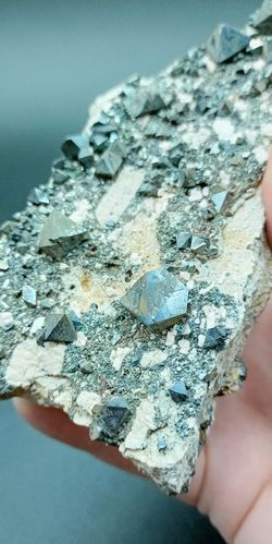 Magnetita drusa de cristales