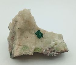 Malaquita sobre Calcita