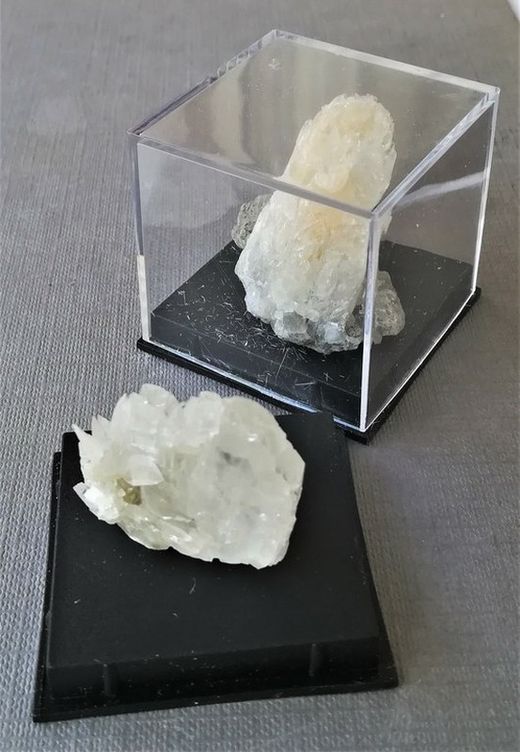 Minerales en urna de 40x40 mm..