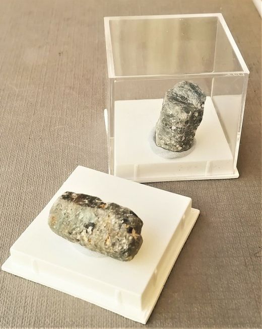 Minerales en urna de 40x40 mm..