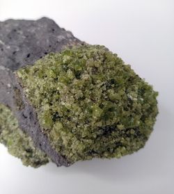 Olivino granudo en Basalto