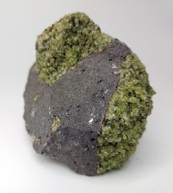 Olivino granudo en Basalto