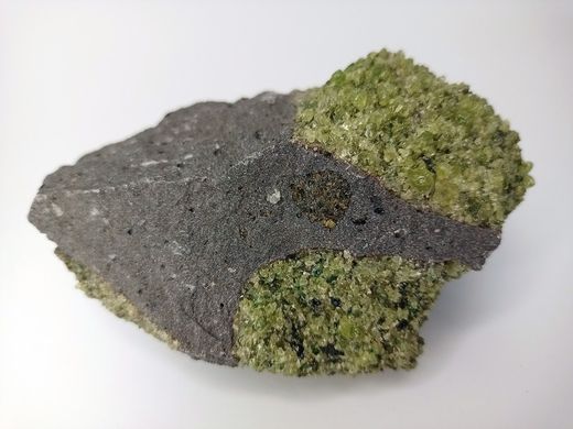 Olivino granudo en Basalto