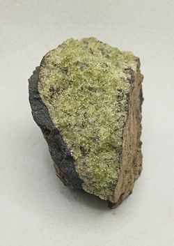 Olivino masa compacta