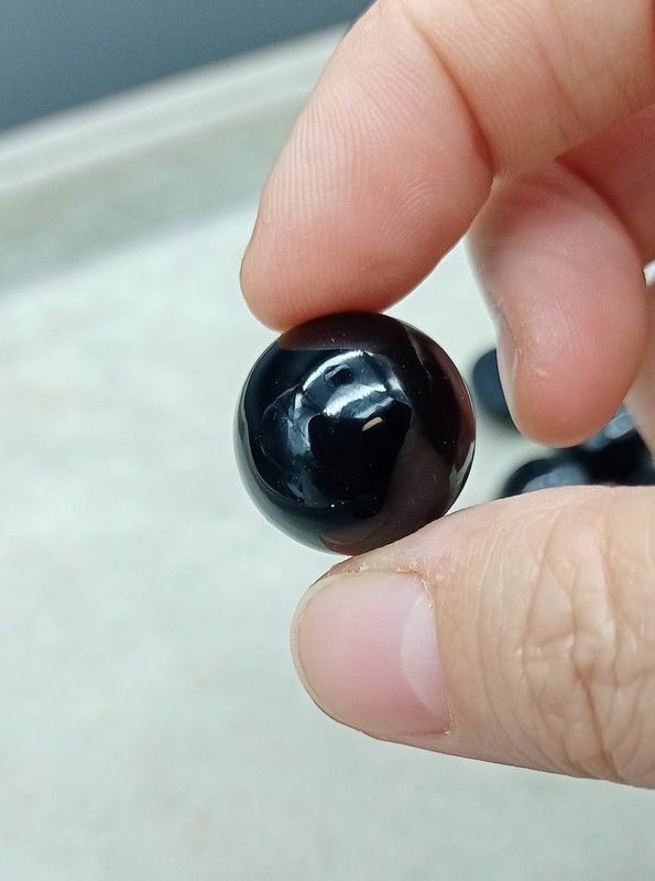 Omi "ombliguera" de obsidiana negra